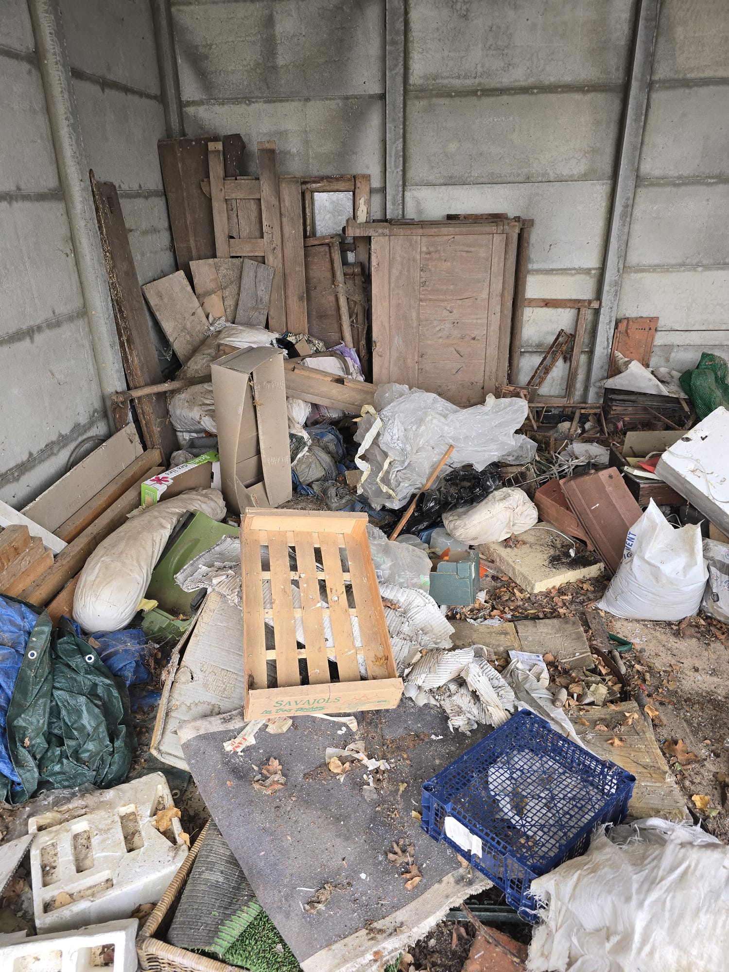 Débarras complet : nous évacuons tout, même les encombrants les plus volumineux.