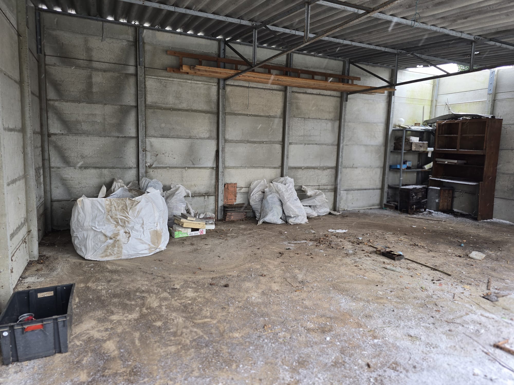 Un local débarrassé et nettoyé, pour un nouveau départ sans encombre.